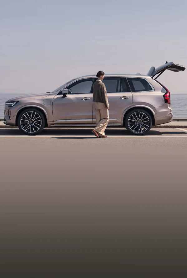 VOLVO XC90
